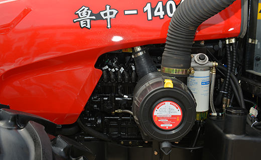 EVO视讯-1404型拖拉机