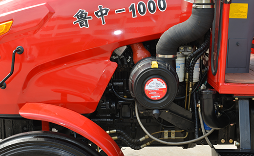 EVO视讯-1000型拖拉机